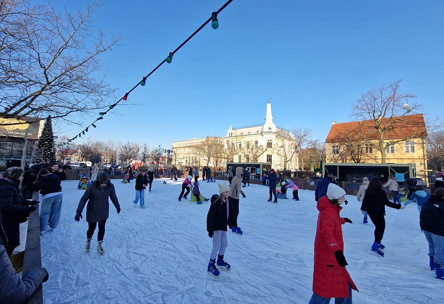 Lodowisko Zielona Góra - plac Bohaterów