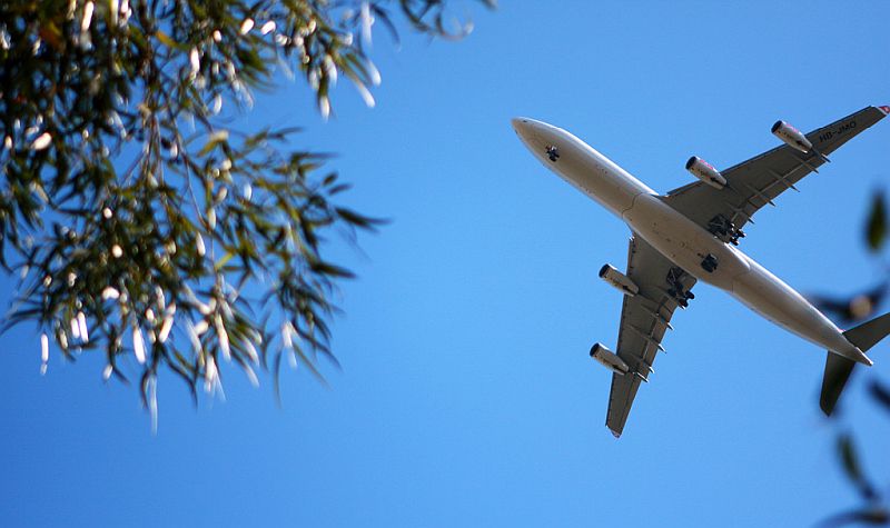 Jak nie przepłacić za parking przy lotnisku - poradnik dla podróżnych z Zielonej Góry